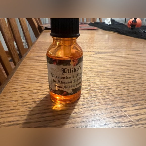 Liliko'i Passionfruit Fragrance Oil. Has been opened. Only to smell. Beautiful - Picture 3 of 5